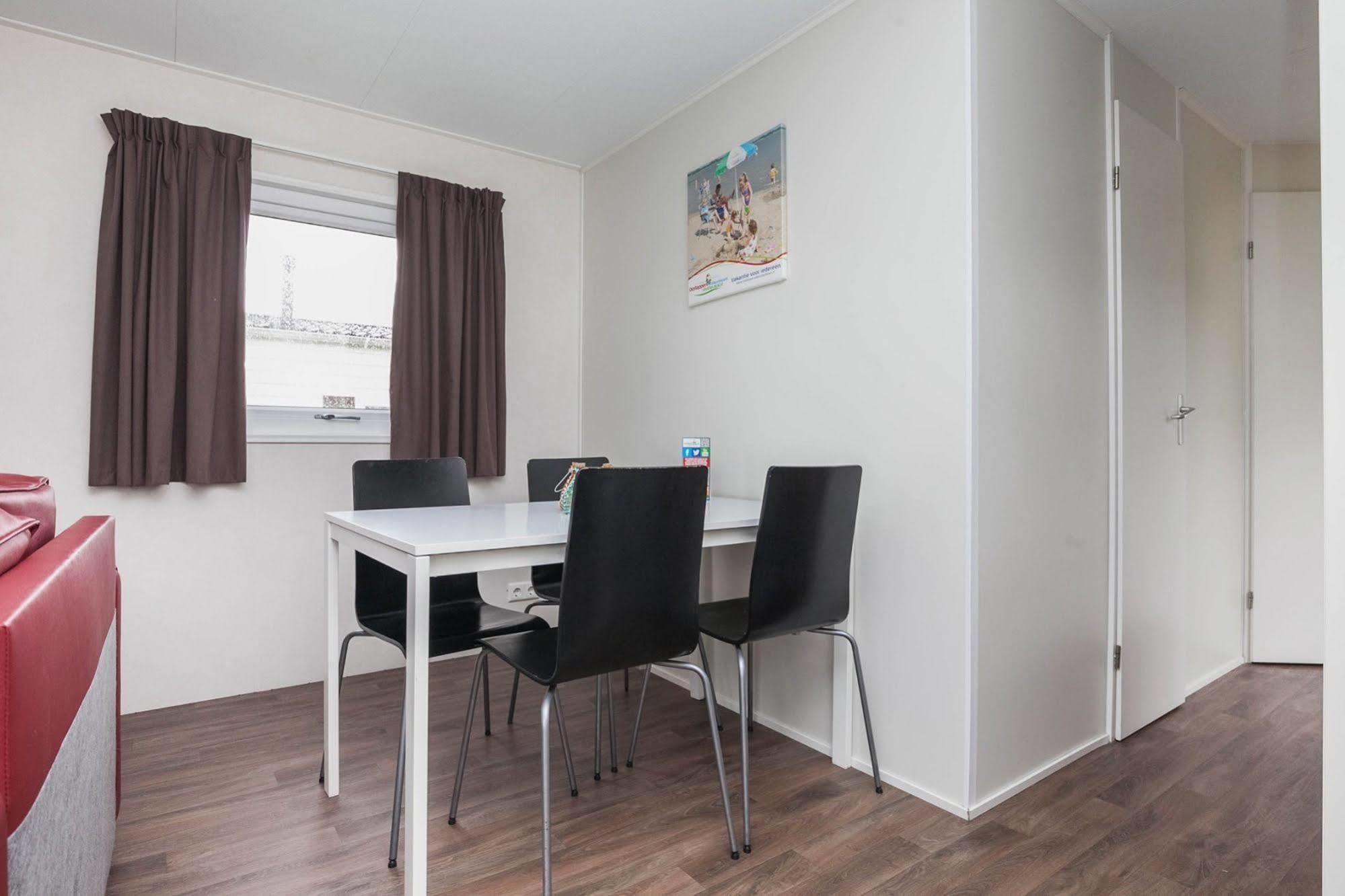 Oostappen Vakantiepark Riviera Beach Biddinghuizen Buitenkant foto