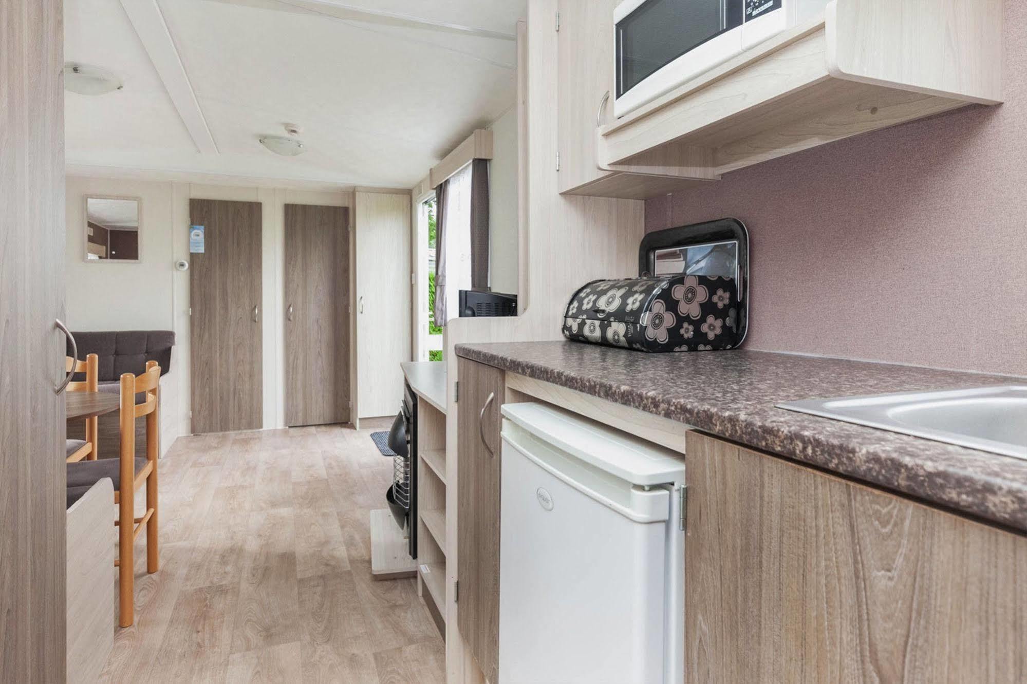 Oostappen Vakantiepark Riviera Beach Biddinghuizen Buitenkant foto