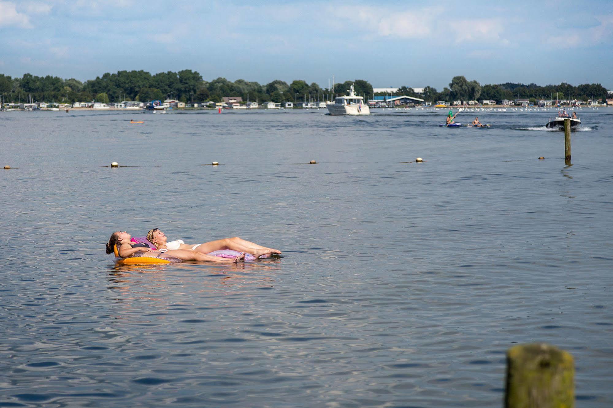 Oostappen Vakantiepark Riviera Beach Biddinghuizen Buitenkant foto